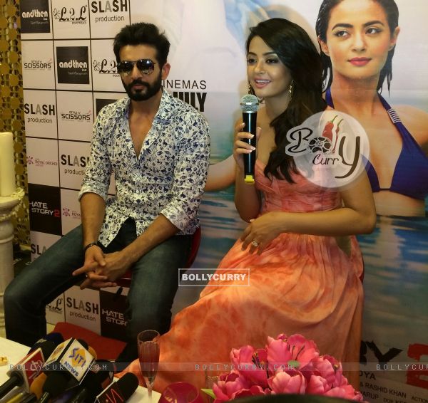 Surveen Chawla speaks to media at the Promotions of Hate Story 2 in Jaipur (325876)