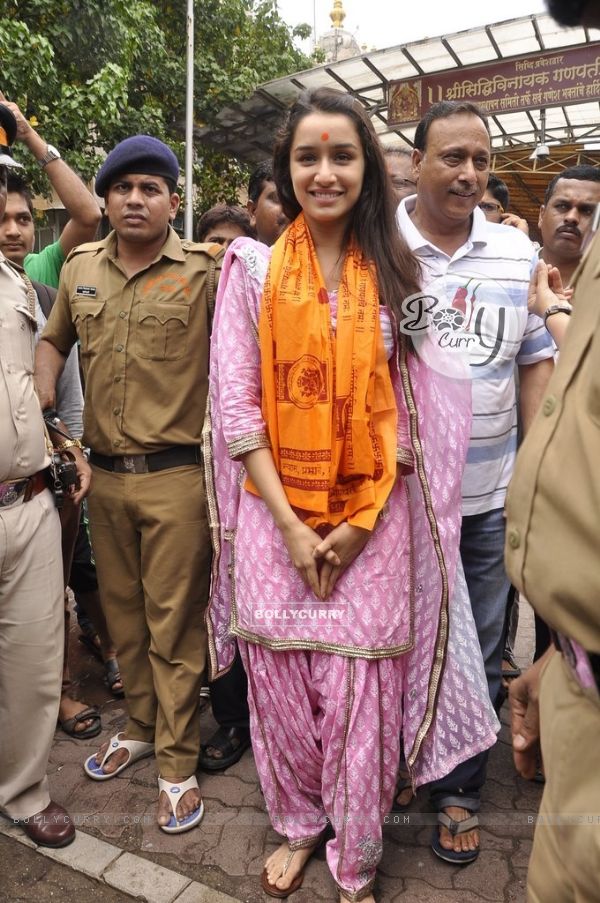 Shraddha Kapoor poses for the camera at Siddhivinayak