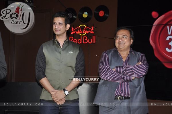 sharman Joshi along with Rakesh Bedi at the Launch of Carnival Cinemas