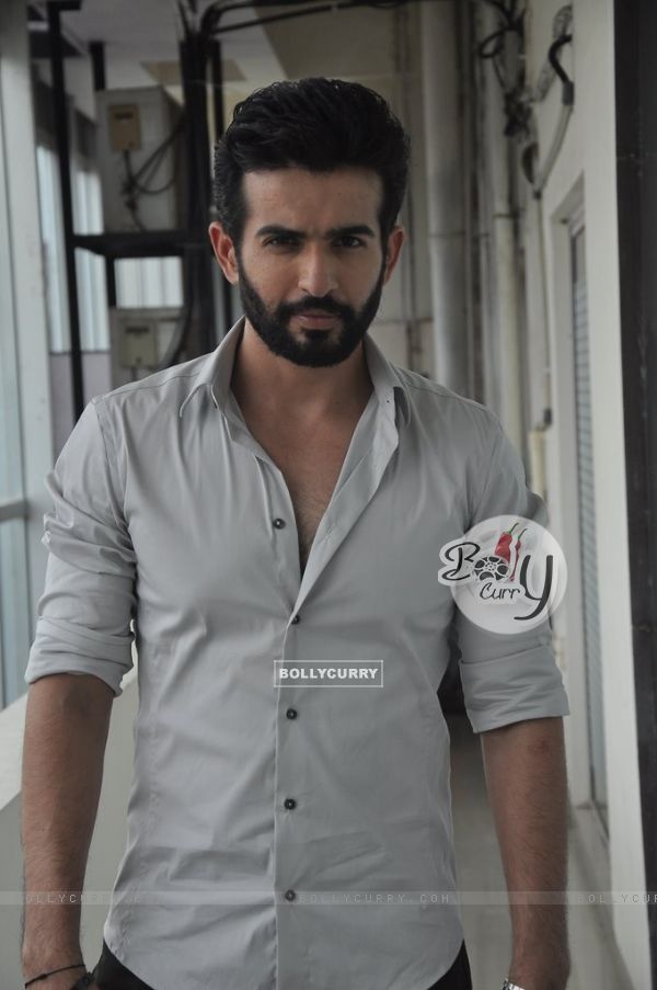 Jay Bhanushali gets clicked at a Photo Shoot for Hate Story 2 (326528)