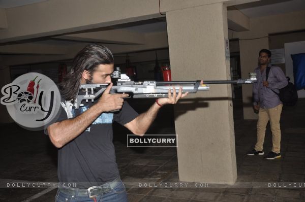 Akhil Kapur was seen posing with a fake gun at the Promotions of Desi Kattey (326826)