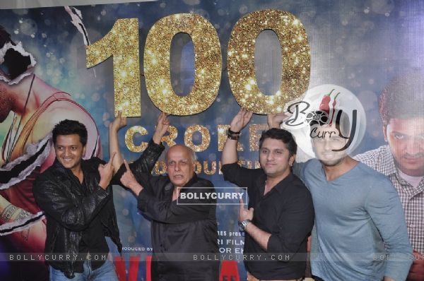 The Cast Celebrates the 100 Crore Success of Ek Villain (326971)