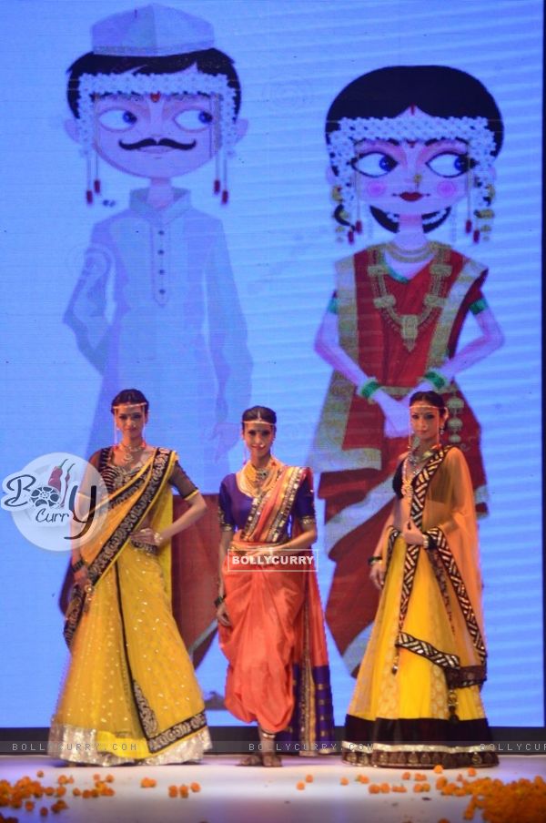 Models showcase the Maharashtrian tradition at the IIJW 2014 - Day 2