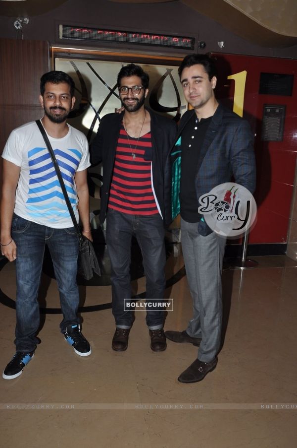 Akshay Oberoi poses with Bejoy Nambiar and Imran Khan at the Premier of Pizza 3D (327545)