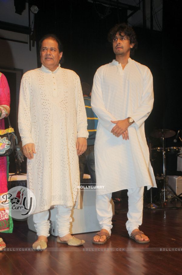 Sonu Nigam and Anup Jalota were spotted at Rehmatein