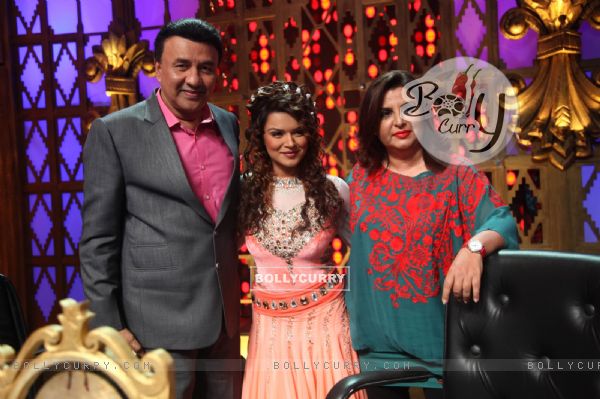 Aashka Goradia with Anu Malik and Farah Khan  on Entertainment Ke Liye Kuch Bhi Karega