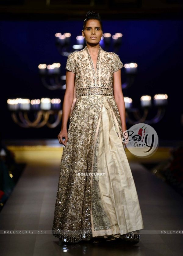 Model walks the ramp for designer Manish Malhotra at Indian Couture Week - Day 5
