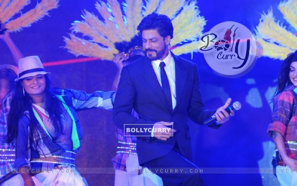 Shahrukh Khan performs at the Ticket to Bollywood Event