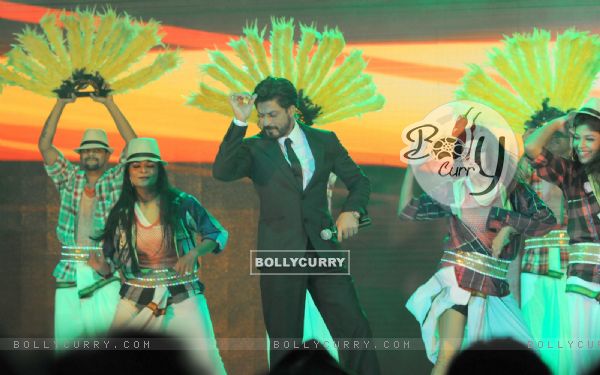 Shahrukh Khan performs at the Ticket to Bollywood Event