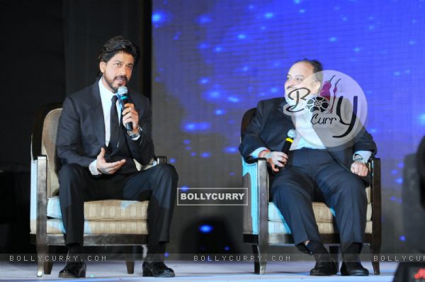 Shahrukh Khan addresses the media at the Ticket to Bollywood event