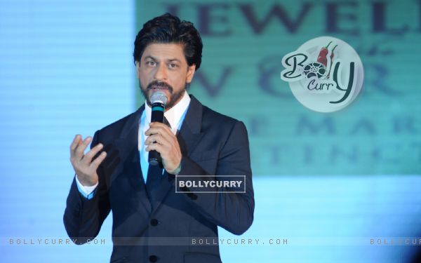 Shahrukh Khan addresses the media at the Ticket to Bollywood event