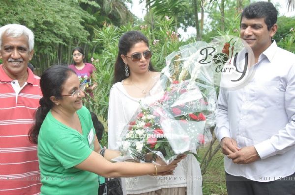 Kavita Kaushik being felicitated at th Tree Plantation Drive