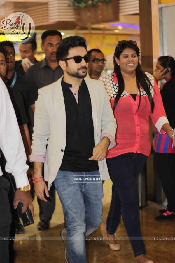 Vir Das spotted leaving the venue during his promotional visit to Pune