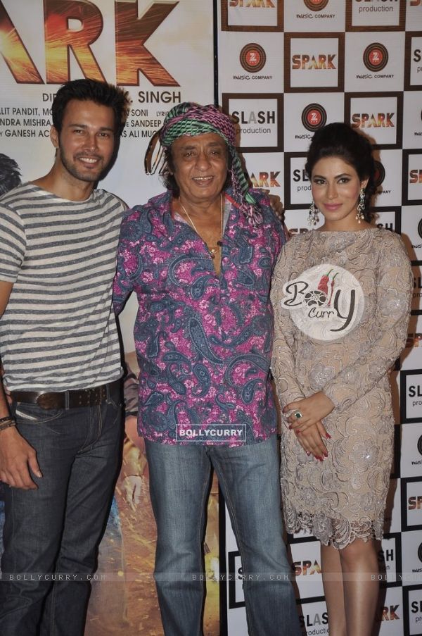 Rajneesh and Mansha poses with Ranjeet at the Trailer Launch of Spark