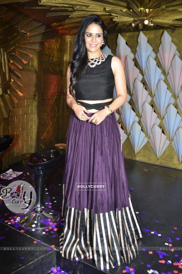 Mona Singh poses for the camera on the sets of Entertainment Ke Liye Kuch Bhi Karega