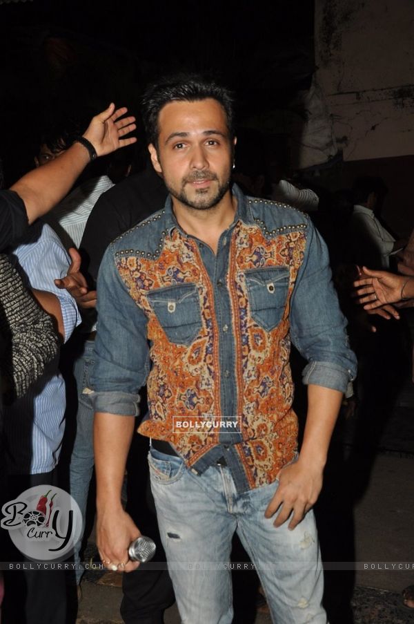 Emraan Hashmi poses for the media at the Promotion of Raja Natwarlal (329169)