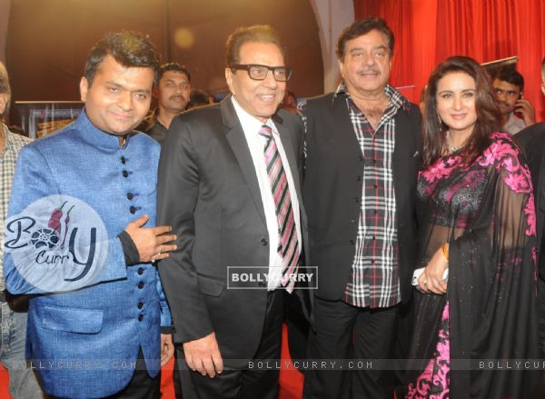 Aneel Murarka with Dharmendra, Shatrughan Sinha and Poonam Dhillon
