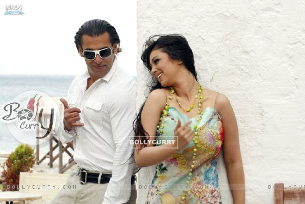 Salman and Ayesha Dancing