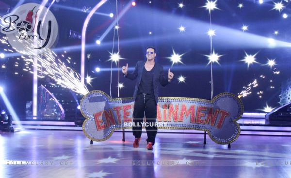 Akshay Kumar Promotes Entertainment on Jhalak Dikhla Jaa