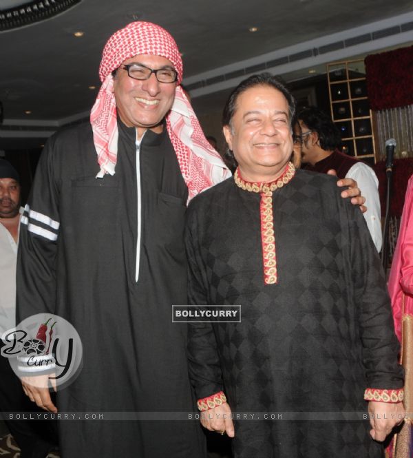 Talat Aziz and Anup Jalota at the Birthday Celebration