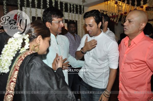 Javed Jaffrey welcomes Salim Merchant to his Eid Bash