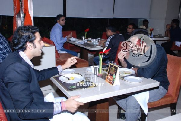 Rushad Rana was seen having a candid chat with the manager at the Lucknow Food Fest