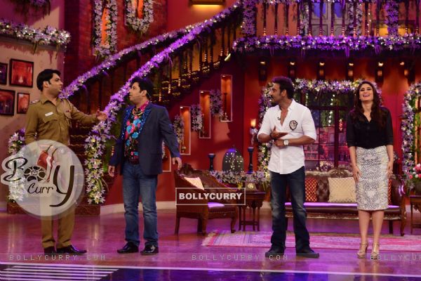 Comedy Nights with Kapil (330311)