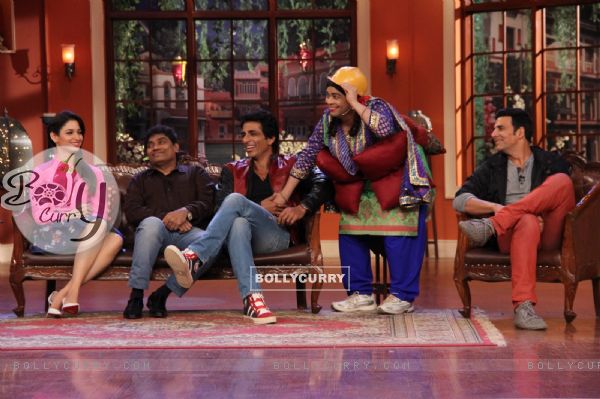 Palak was seen entertaining the Cast of Entertainment on Comedy Nights with Kapil (331036)