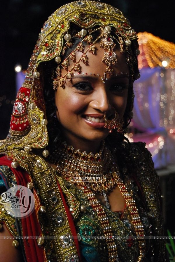 Parul Chauhan looking like a bridal