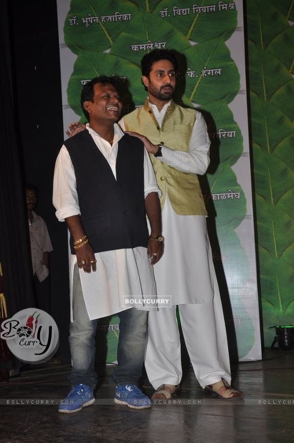 Abhishek Bachchan with a guest at Yuvak Biradri's 40th Anniversary