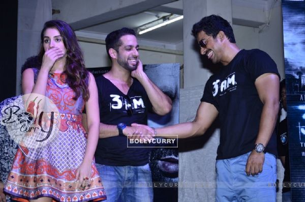 Rannvijay and Salil shake hands at the Trailer Launch of 3 AM
