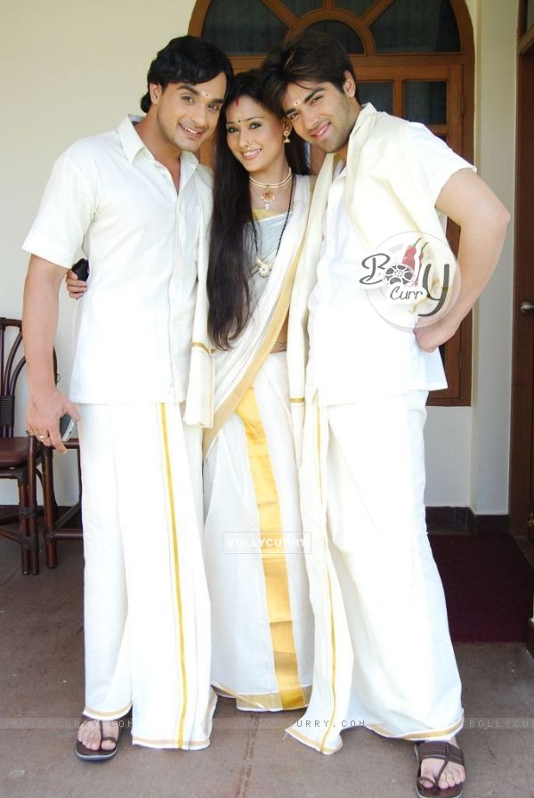Alekh, Sadhna and Ranvir looking like a kerala people