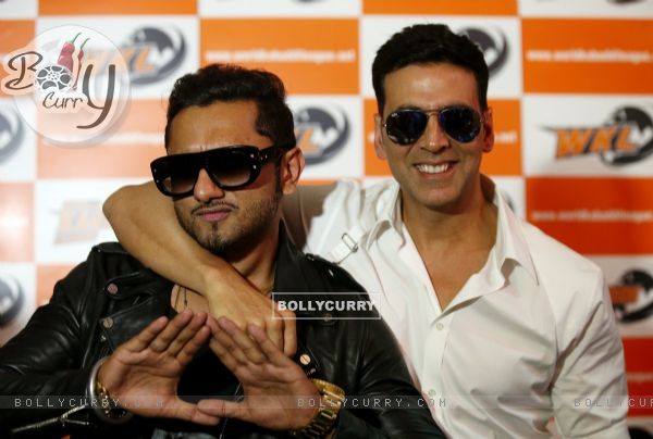 Akshay Kumar and Honey Singh pose for the media at the Launch of World kabaddi League in London (331585)