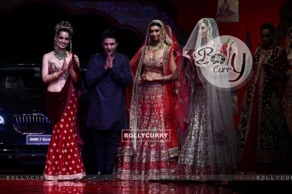 Suneet Verma with Kanagna Ranaut at the Indian Bridal Fashion Week Day 3