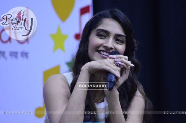 Sonam Kapoor snapped giving a beautiful pose at NBT Samvaad Event