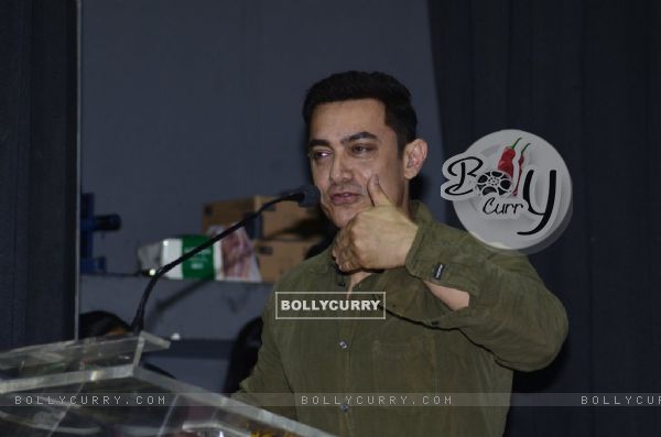 Aamir Khan addresses the gathering at the Communicative Marathi Book Launch