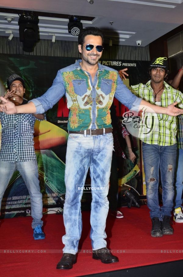 Emraan Hashmi poses for the media at the Promotion of Raja Natwarlal (332371)