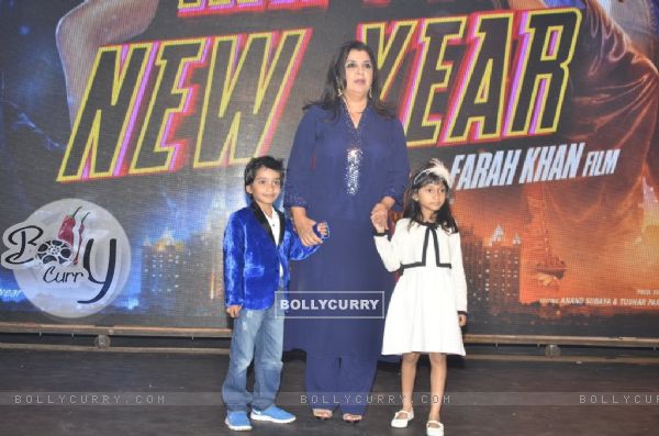Farah Khan with her Children at the Trailer Launch of Happy New Year (332526)
