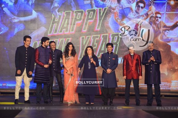 Farah Khan addresses the audience at the Trailer Launch of Happy New Year (332536)
