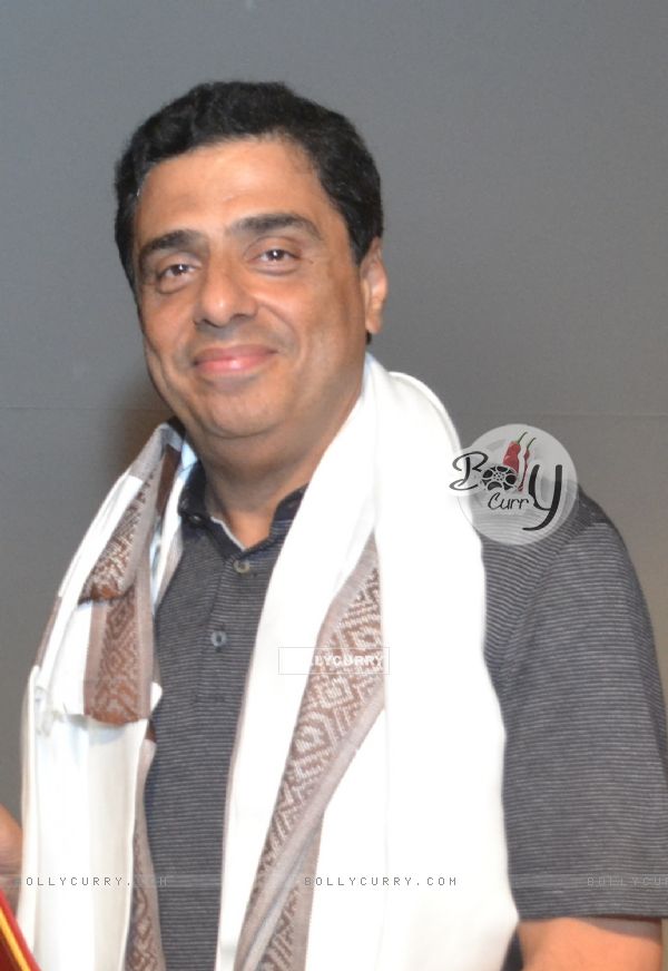 Ronnie Screwvala poses for the media at the IIMUN Event