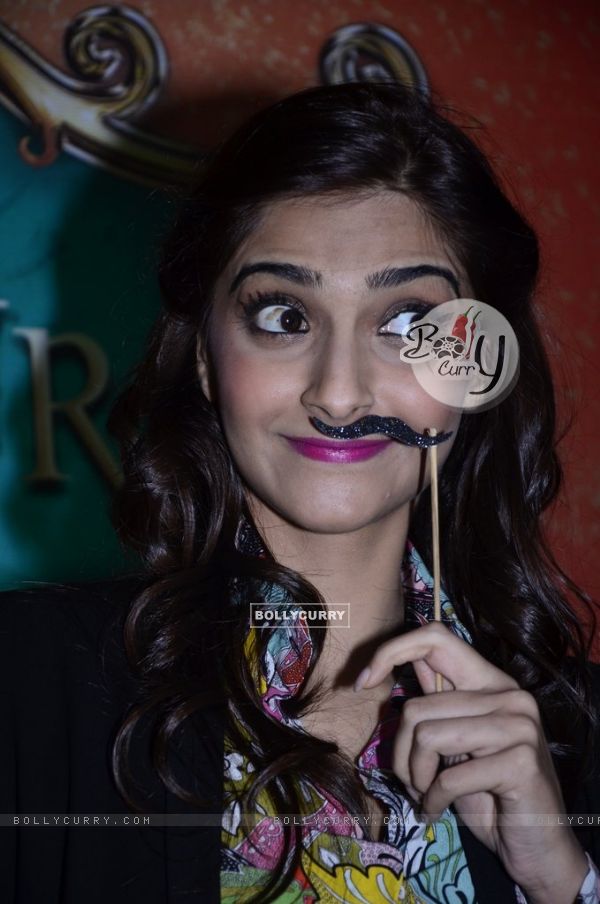 Sonam Kapoor gives an animated expression at the Promotions of Khoobsurat at Mithibai College (332857)