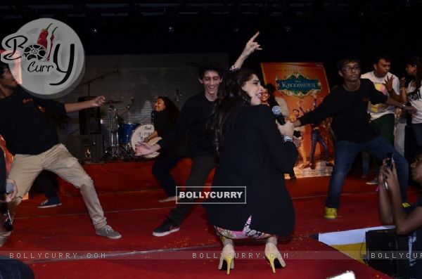 Sonam Kapoor cheers for the dancers at the Promotions of Khoobsurat at Mithibai College