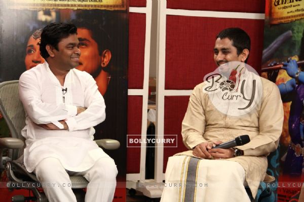 A.R. Rahman and Siddharth share a laugh at the Music Launch of Kaaviya Thalaivan (333054)