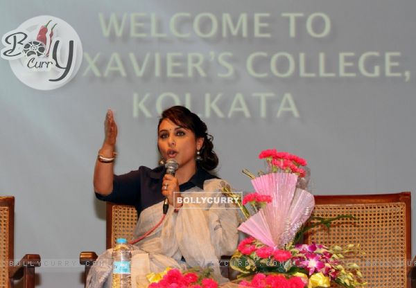 Rani Mukherjee interacts with the audience at the Promotion of Mardaani at Kolkatta (333248)