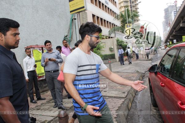 Shahid Kapoor was snapped entering his car