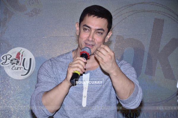 Aamir Khan addresses the audience at the Second Poster Launch of P.K. (333405)
