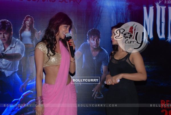 Vedita Pratap Singh was seen interactacting with the host at the Music Launch