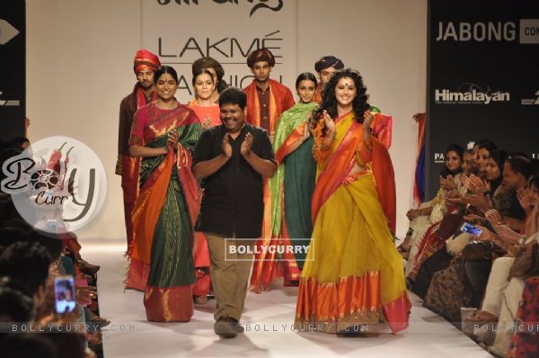 Gaurang showcases his collection with Taapsee Panu at the Lakme Fashion Week Winter/ Festive 2014 Da