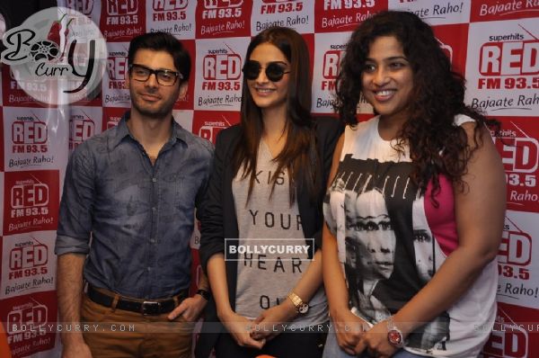 Sonam Kapoor and Fawad Khan pose with Rj Malishka at the Promotions of Khoobsurat on 93.5 Red FM (334134)
