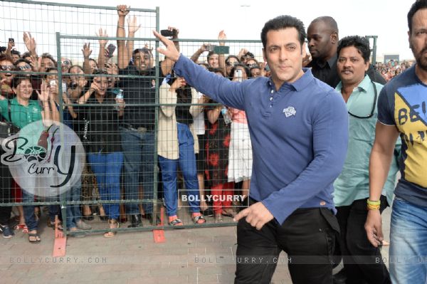 Salman Khan at the Music Launch of Dr. Cabbie in Canada (335130)